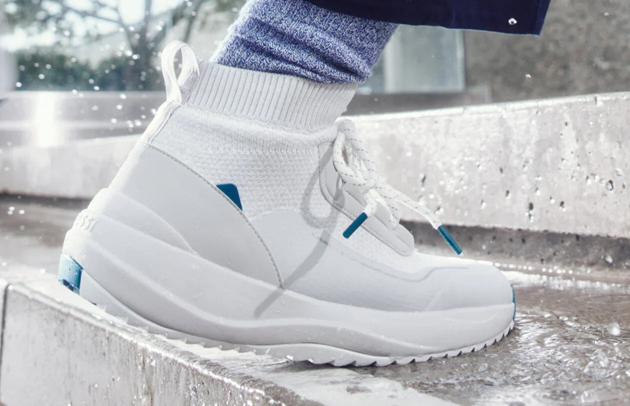 Women's waterproof shoes