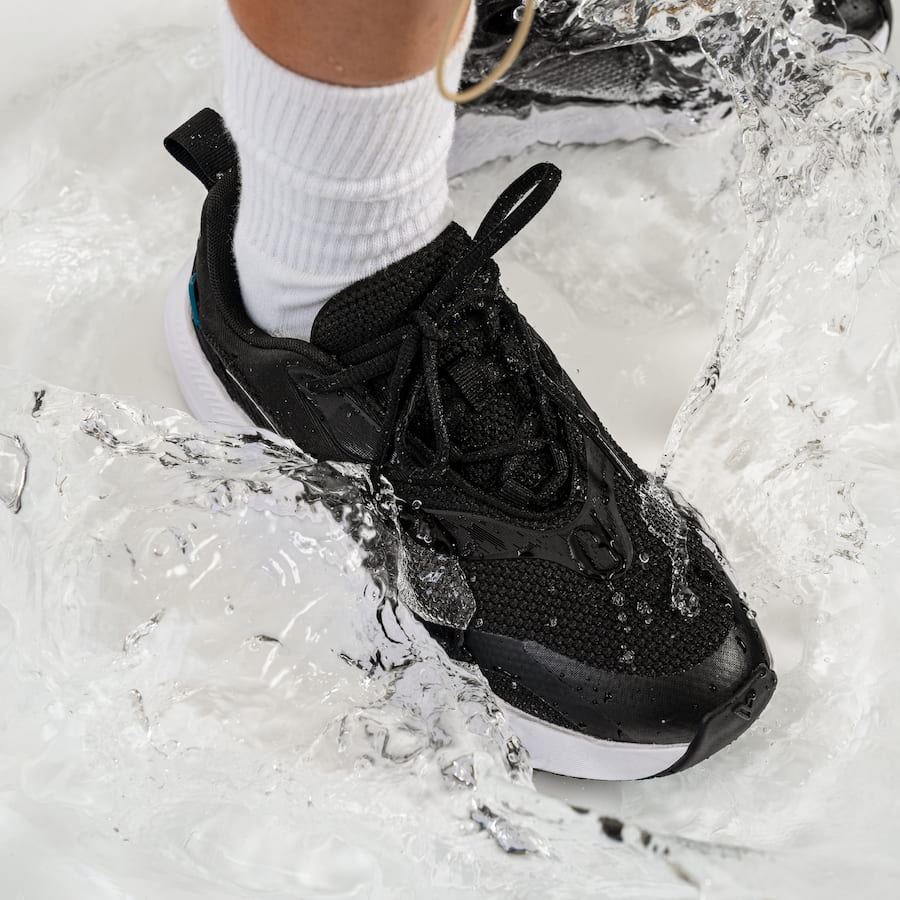 Women's Tidal Sneaker - Black on White